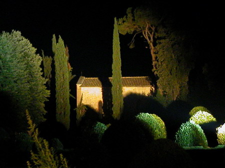 La Cappella del castello di Grotti vista dal parco