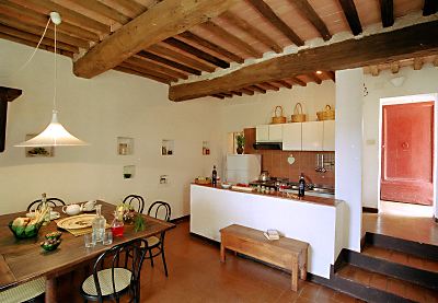 Pranzo/cucina del Casale del Fabbro a Orgia, Comune di Sovicille - Agriturismo a 12 km da Siena, in Toscana